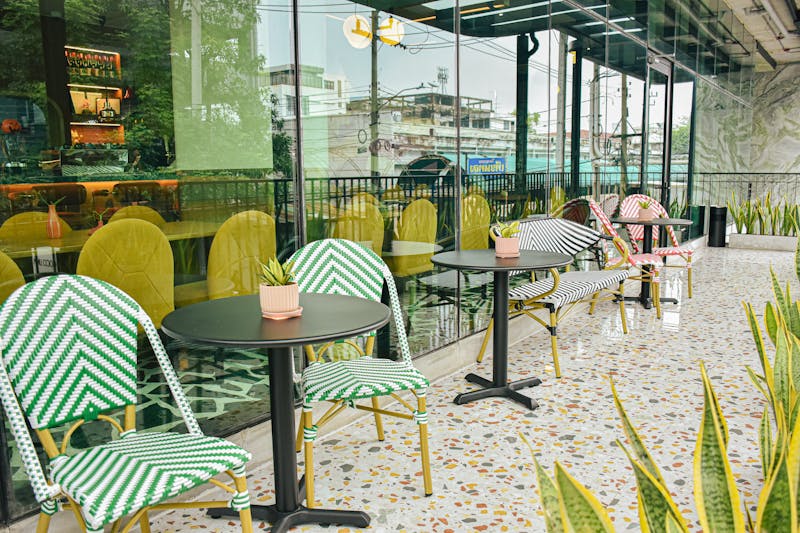 Outdoor patio seating at Anthony's coal fired pizza Wyomissing PA